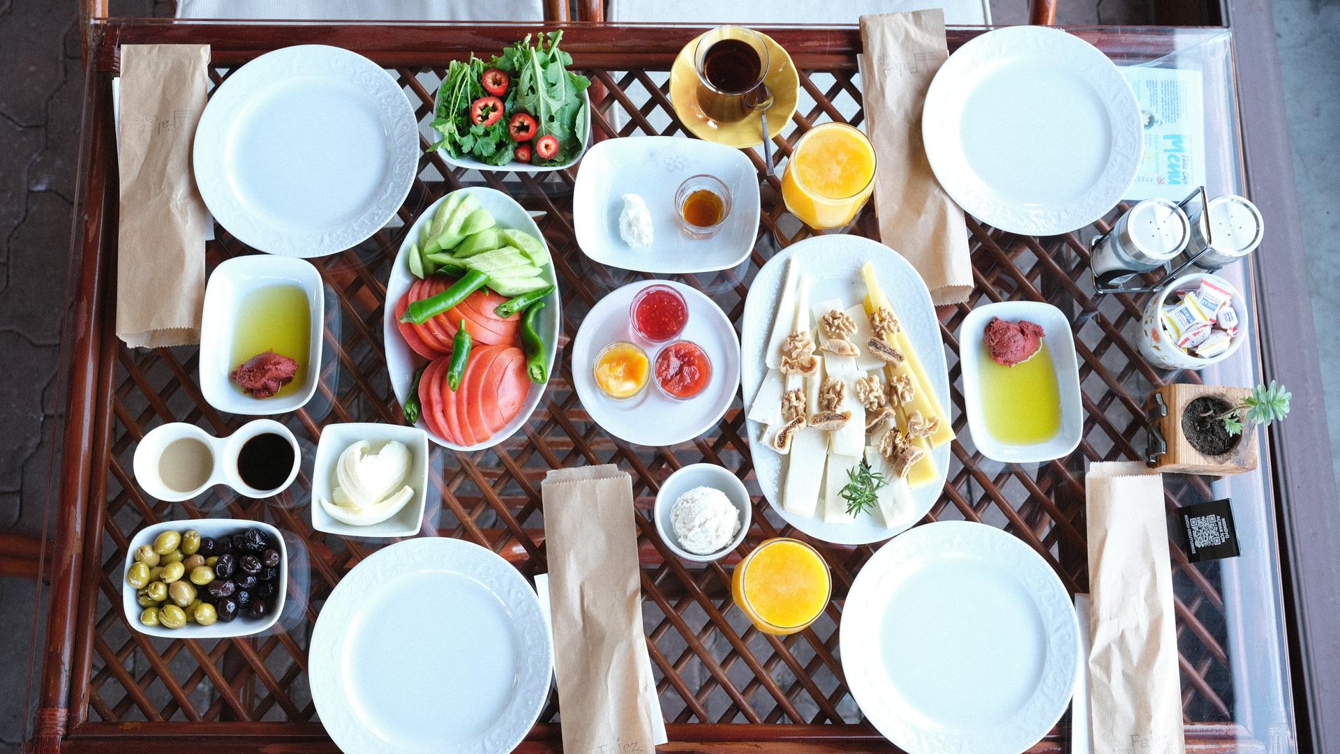 Falez Cafe Sınırsız Serpme Kahvaltı - Kumyaka, Mudanya
